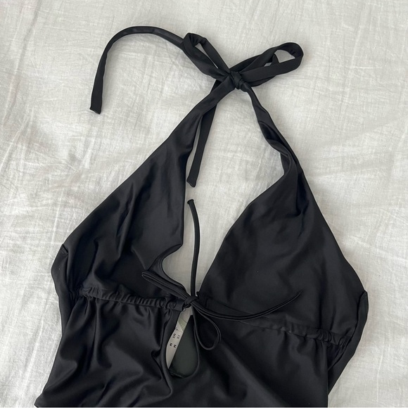 ❤️ H&M High Leg Halter Backless Ruched One Piece Swimsuit - Black, Size M - Picture 8 of 9